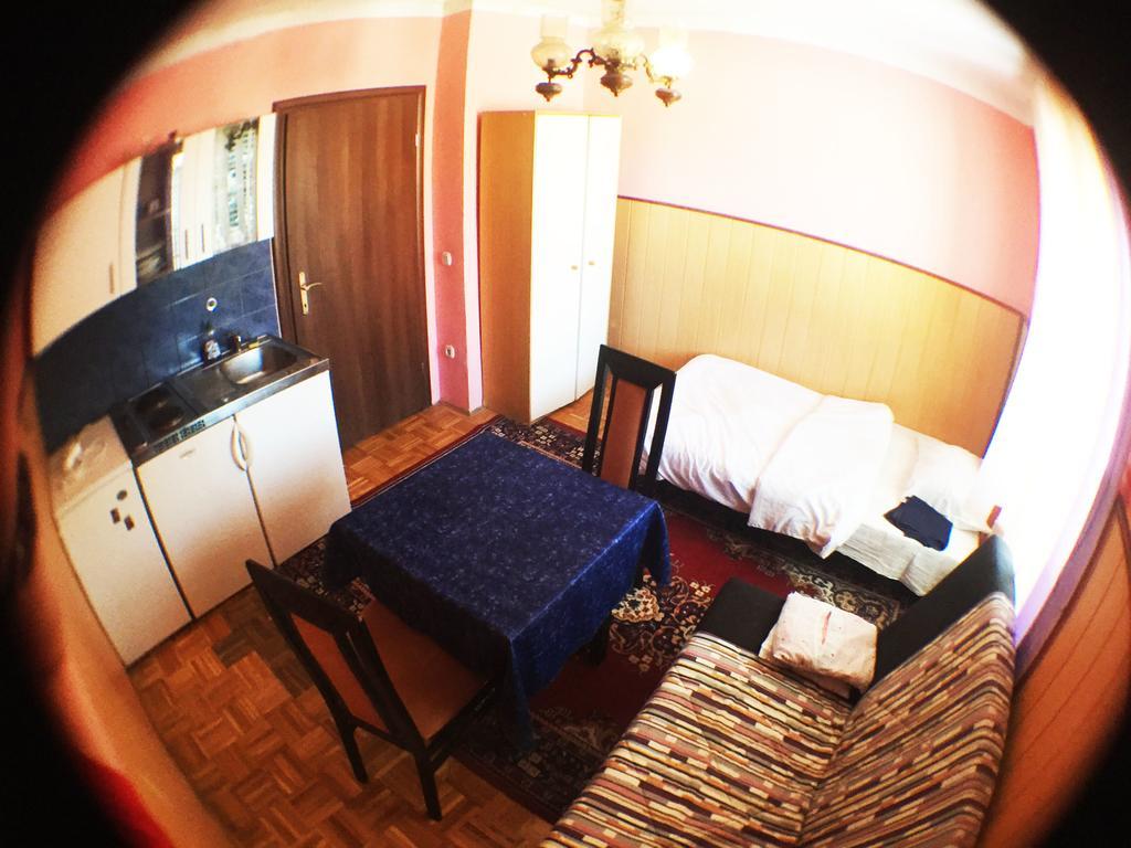 Guest House Pikapolonca Maribor Buitenkant foto